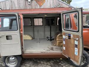 Image 10/50 of Chevrolet G-10 Van (1965)