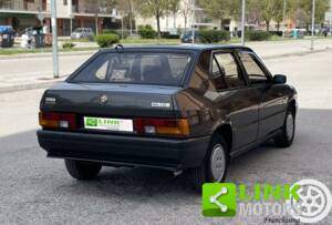 Immagine 2/10 di Alfa Romeo 33 - 1.5 QV (1986)