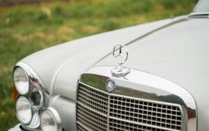 Image 10/50 of Mercedes-Benz 300 SEL 6.3 (1970)