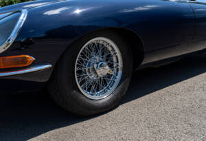 Image 9/24 of Jaguar E-Type 3.8 (1963)