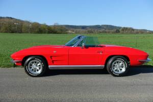Image 2/43 de Chevrolet Corvette Sting Ray Convertible (1964)