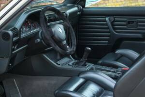 Image 10/50 of BMW M3 (1990)