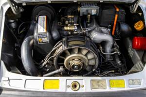 Image 83/132 of Porsche 911 Speedster 3.2 (1989)