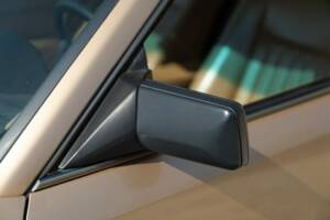 Image 16/46 de Mercedes-Benz 300 CE (1988)