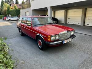 Image 1/8 of Mercedes-Benz 300 TD (1980)
