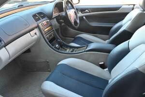 Image 23/50 of Mercedes-Benz CLK 230 Kompressor (2002)