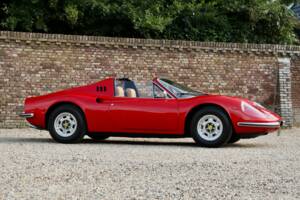 Image 37/50 of Ferrari Dino 246 GTS (1974)