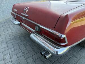 Image 34/50 of Mercedes-Benz 230 SL (1966)