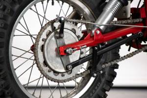 Image 24/50 of CZ 250 (1977)