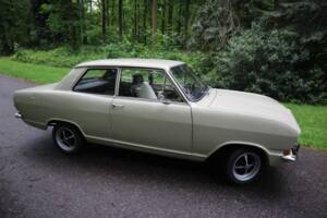 Bild 28/55 von Opel Kadett 1,1 S (1971)