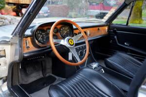 Afbeelding 2/18 van Ferrari 330 GTC (1967)