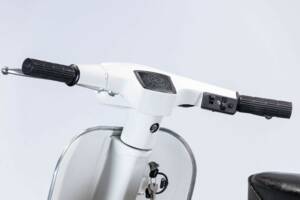 Image 22/50 of Piaggio DUMMY (1978)