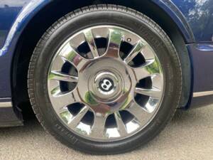 Afbeelding 48/50 van Bentley Azure (2007)