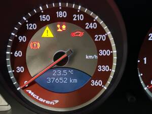 Image 16/34 of Mercedes-Benz SLR McLaren (2006)