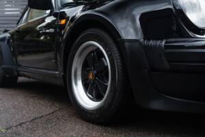 Image 60/67 of Porsche 911 Turbo 3.3 (1987)