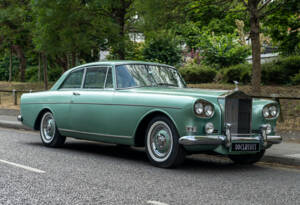 Image 2/22 of Rolls-Royce Silver Cloud III &quot;Chinese Eyes&quot; (1964)