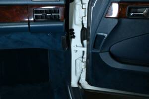 Bild 32/50 von Mercedes-Benz 560 SEC (1988)