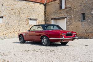 Image 2/16 of Jaguar XJ 6 C 4.2 (1975)