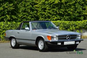 Image 8/50 de Mercedes-Benz 500 SL (1985)