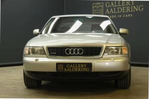 Immagine 33/50 di Audi A8 4.2 quattro (1995)
