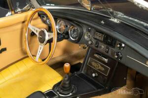 Image 8/19 of MG MGB (1973)