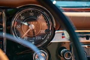 Bild 33/46 von Mercedes-Benz 280 SL (1968)