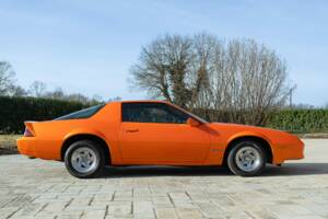 Image 5/50 of Chevrolet Camaro Z28 (1992)