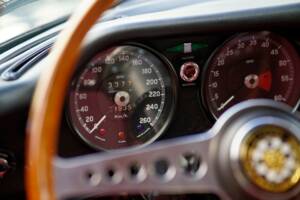 Image 14/25 de Jaguar E-Type (1969)
