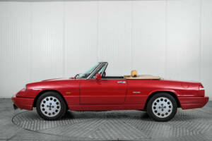 Immagine 9/50 di Alfa Romeo 2.0 Spider (1991)