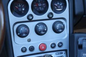 Obraz 38/50 pojazdu Alfa Romeo Spider 3.2 V6 24V (2003)