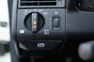 Immagine 33/50 di Mercedes-Benz C 200 Kompressor (1996)