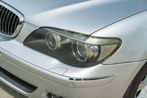 Image 12/50 de BMW 745d (2005)