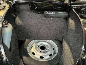Image 14/41 de Volkswagen Coccinelle 1303 LS (1974)