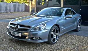 Image 17/50 of Mercedes-Benz SL 500 (2008)