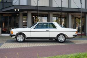 Image 1/62 of Mercedes-Benz 280 CE (1982)