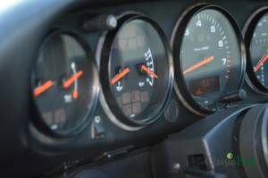 Imagen 30/50 de Porsche 911 Carrera 2 (1991)