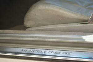Image 30/50 of Mercedes-Benz 300 SL-24 (1989)