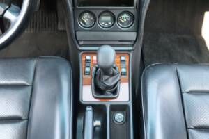 Immagine 17/50 di Mercedes-Benz 190 E 2.3-16 (1986)