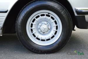 Image 14/50 de Mercedes-Benz 500 SL (1985)