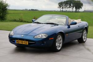 Image 30/50 de Jaguar XK8 4.0 (1997)