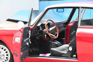 Image 10/17 of Alfa Romeo 2000 GT Veloce (1972)