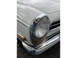Image 19/50 of Mercedes-Benz 280 SL (1971)