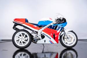 Image 6/48 of Honda DUMMY (1997)