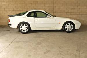 Bild 2/26 von Porsche 944 Turbo S (1988)