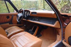 Image 24/37 de Porsche 911 Carrera 3.0 (1977)