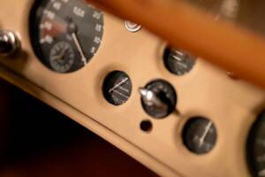 Image 37/50 of Jaguar XK 120 OTS (1952)