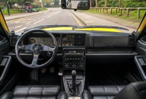 Image 15/27 of Lancia Delta HF Integrale Evoluzione I (1992)