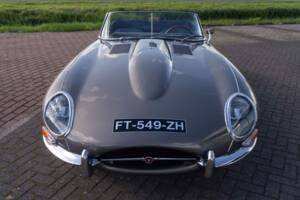 Immagine 4/8 di Jaguar E-Type 4.2 (1965)