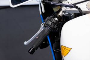 Bild 26/50 von Honda VFR 750R RC 30 (1988)