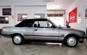 Bild 4/10 von BMW 325i (1987)